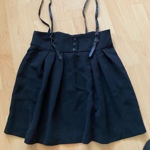 Suspender skirt